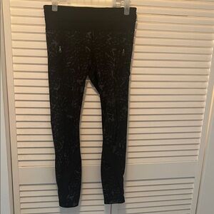 Lululemon Athletica Black Patterned Leggings 6